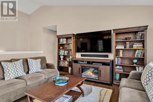 202 - 301 Carnegie Avenue, Peterborough (Northcrest), ON - Indoor Photo Showing Living Room