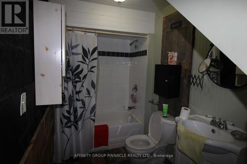 89 Lindsay Street, Kawartha Lakes (Fenelon Falls), ON - Indoor Photo Showing Bathroom