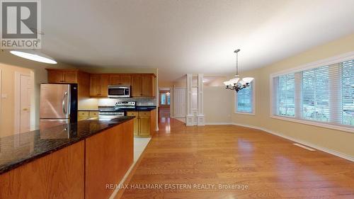 20 Village Crescent, Peterborough (Monaghan), ON - Indoor Photo Showing Kitchen