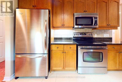 20 Village Crescent, Peterborough (Monaghan), ON - Indoor Photo Showing Kitchen With Stainless Steel Kitchen