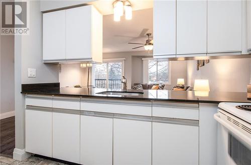 275 Eiwo Court Unit# 303, Waterloo, ON - Indoor Photo Showing Kitchen