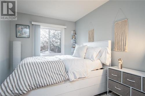 275 Eiwo Court Unit# 303, Waterloo, ON - Indoor Photo Showing Bedroom