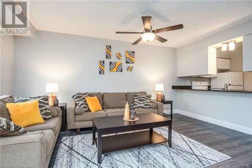 275 Eiwo Court Unit# 303, Waterloo, ON - Indoor Photo Showing Living Room