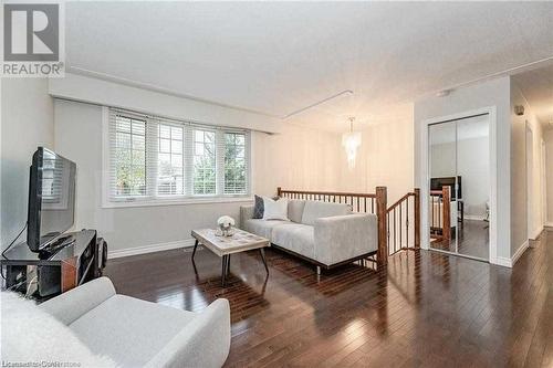 604 Glen Forrest Boulevard Unit# Upper, Waterloo, ON - Indoor Photo Showing Living Room