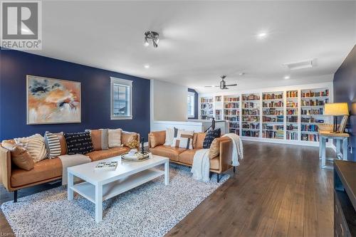 259 Littlewood Drive, Oakville, ON - Indoor Photo Showing Living Room