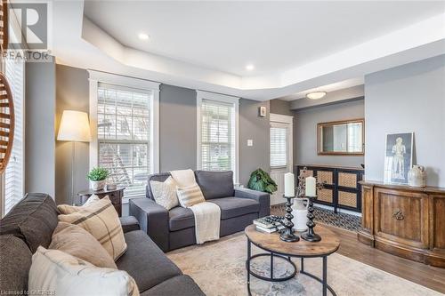 259 Littlewood Drive, Oakville, ON - Indoor Photo Showing Living Room