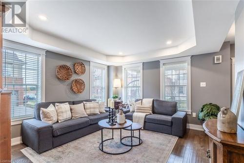 259 Littlewood Drive, Oakville, ON - Indoor Photo Showing Living Room