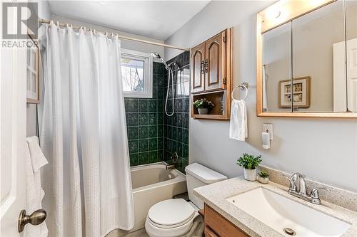 2224 Madison Avenue, Sudbury, ON - Indoor Photo Showing Bathroom