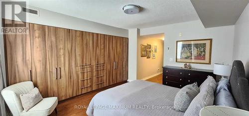 305 - 8026 Kipling Avenue W, Vaughan, ON - Indoor Photo Showing Bedroom