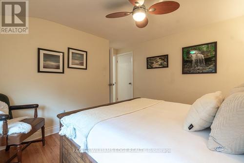 955 Cloverleaf Drive, Burlington, ON - Indoor Photo Showing Bedroom