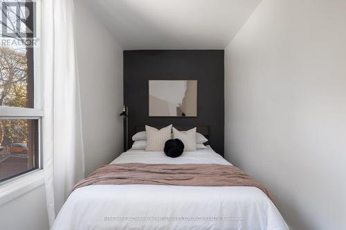 61 Fairview Avenue, Toronto, ON - Indoor Photo Showing Bedroom