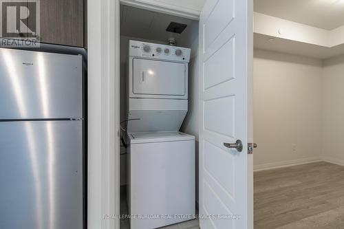 201 - 1415 Dundas Street E, Oakville, ON - Indoor Photo Showing Laundry Room