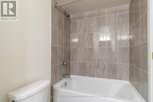 201 - 1415 Dundas Street E, Oakville, ON - Indoor Photo Showing Bathroom