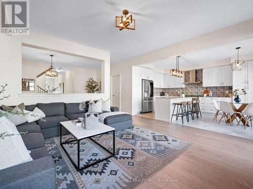 1166 Raspberry Terrace, Milton, ON - Indoor Photo Showing Living Room