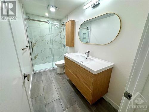 622 Summerhill Street, Ottawa, ON - Indoor Photo Showing Bathroom