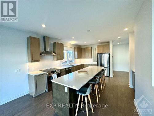 622 Summerhill Street, Ottawa, ON - Indoor Photo Showing Kitchen With Stainless Steel Kitchen With Upgraded Kitchen