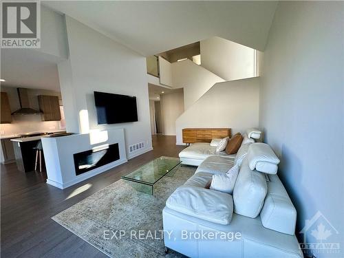 622 Summerhill Street, Ottawa, ON - Indoor Photo Showing Living Room