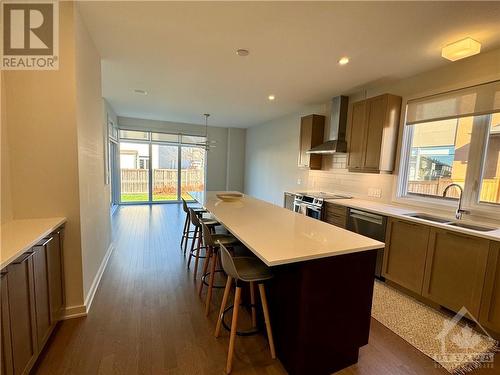 622 Summerhill Street, Ottawa, ON - Indoor Photo Showing Kitchen With Double Sink