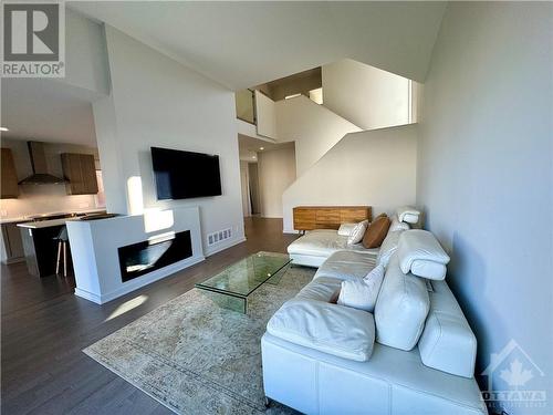 622 Summerhill Street, Ottawa, ON - Indoor Photo Showing Living Room