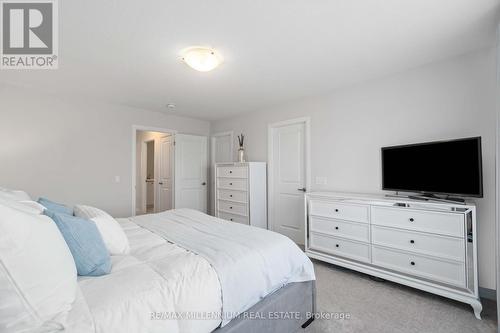 28 Freedom Crescent, Hamilton, ON - Indoor Photo Showing Bedroom