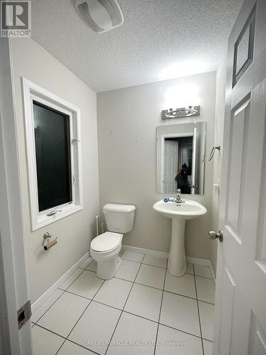 10 Meadowridge Street, Kitchener, ON - Indoor Photo Showing Bathroom