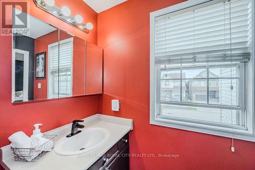 727 Zermatt Drive, Waterloo, ON - Indoor Photo Showing Bathroom