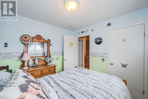 727 Zermatt Drive, Waterloo, ON - Indoor Photo Showing Bedroom