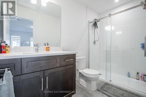 33 Southam Lane, Hamilton, ON - Indoor Photo Showing Bathroom