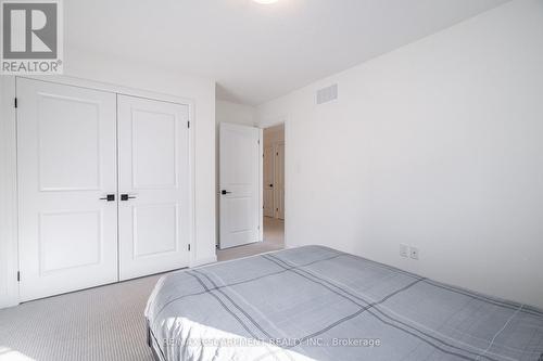 33 Southam Lane, Hamilton, ON - Indoor Photo Showing Bedroom