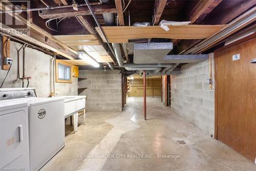 202 Niagara Street, Welland, ON - Indoor Photo Showing Laundry Room