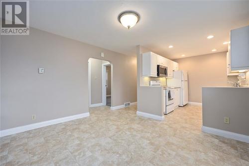 1462 Exmouth Street, Sarnia, ON - Indoor Photo Showing Kitchen