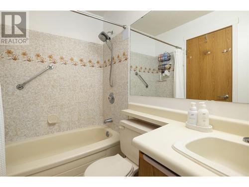 2085 Gordon Drive Unit# 312, Kelowna, BC - Indoor Photo Showing Bathroom