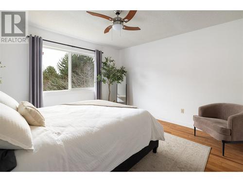 2085 Gordon Drive Unit# 312, Kelowna, BC - Indoor Photo Showing Bedroom