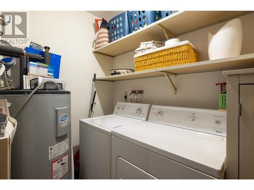 2085 Gordon Drive Unit# 312, Kelowna, BC - Indoor Photo Showing Laundry Room