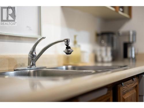 2085 Gordon Drive Unit# 312, Kelowna, BC - Indoor Photo Showing Kitchen With Double Sink