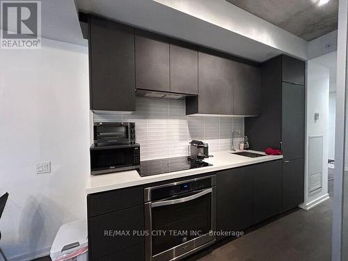 419 - 60 Colborne Street, Toronto, ON - Indoor Photo Showing Kitchen