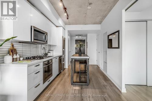 402 - 55 Ontario Street, Toronto, ON - Indoor Photo Showing Kitchen