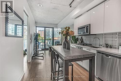 402 - 55 Ontario Street, Toronto, ON - Indoor Photo Showing Kitchen With Stainless Steel Kitchen With Upgraded Kitchen