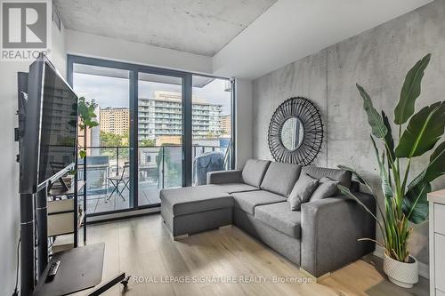 402 - 55 Ontario Street, Toronto, ON - Indoor Photo Showing Living Room