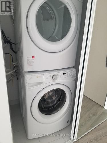 2508 - 10 York Street, Toronto, ON - Indoor Photo Showing Laundry Room