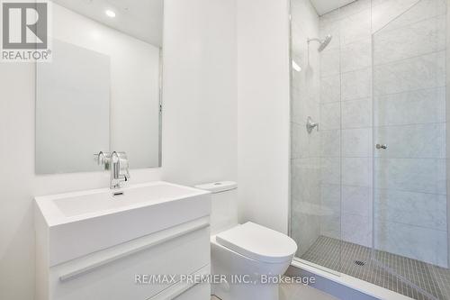 3010 - 39 Roehampton Avenue, Toronto, ON - Indoor Photo Showing Bathroom