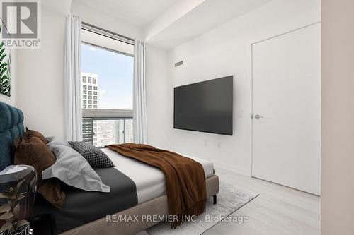 3010 - 39 Roehampton Avenue, Toronto, ON - Indoor Photo Showing Bedroom