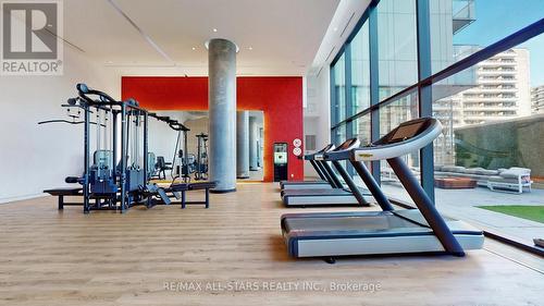 907 - 185 Roehampton Avenue, Toronto, ON - Indoor Photo Showing Gym Room