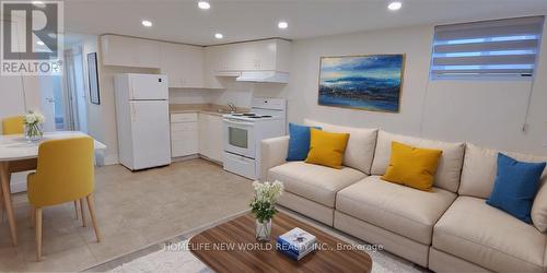 Bsmt - 158 Coxwell Avenue, Toronto, ON - Indoor Photo Showing Kitchen