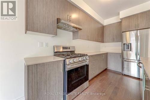 122 Laing Drive, Whitby, ON - Indoor Photo Showing Kitchen With Stainless Steel Kitchen