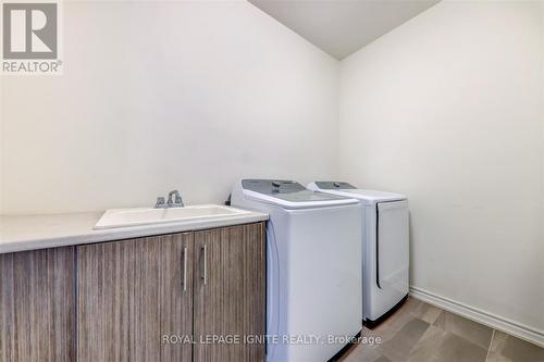 122 Laing Drive, Whitby, ON - Indoor Photo Showing Laundry Room