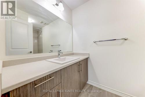 122 Laing Drive, Whitby, ON - Indoor Photo Showing Bathroom