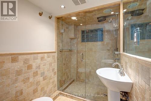 38 Benlamond Avenue, Toronto, ON - Indoor Photo Showing Bathroom