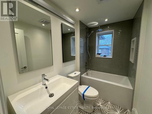 38 Benlamond Avenue, Toronto, ON - Indoor Photo Showing Bathroom