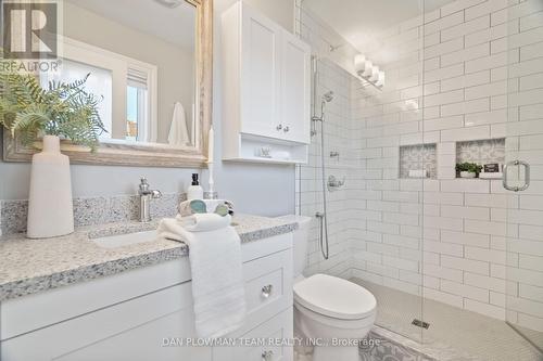 103 Charest Place, Whitby, ON - Indoor Photo Showing Bathroom